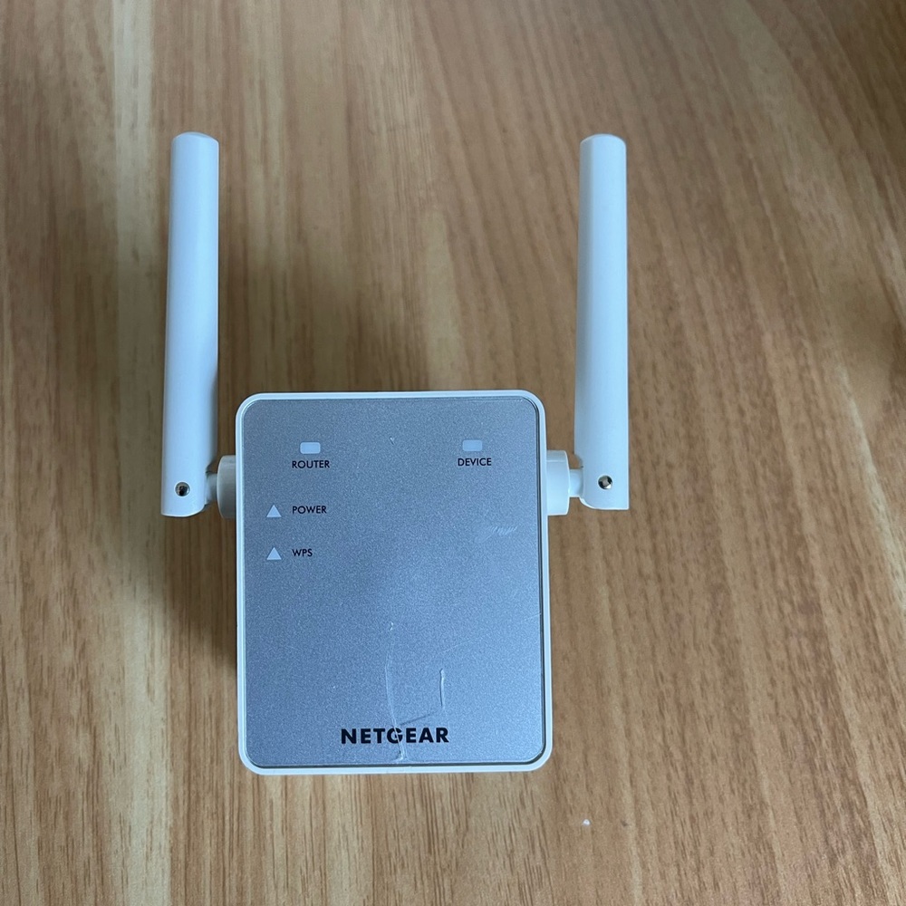 NETGEAR wifi extender - Picture 2 of 5